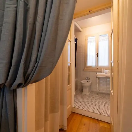 Loving Loppia - Lavanda Apartman *