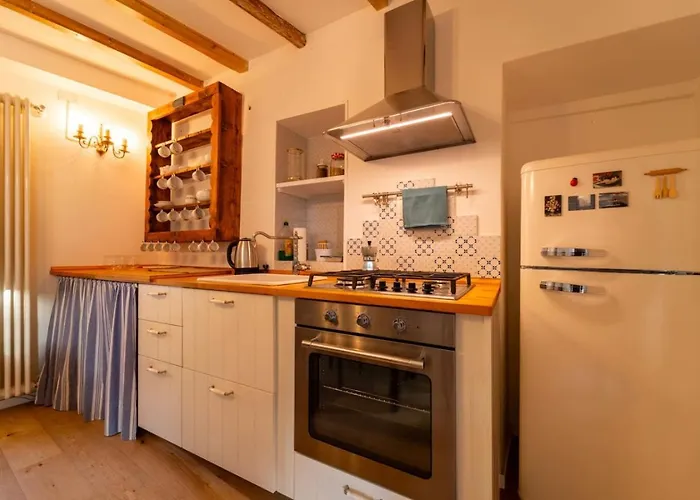 Loving Loppia - Lavanda Apartman *