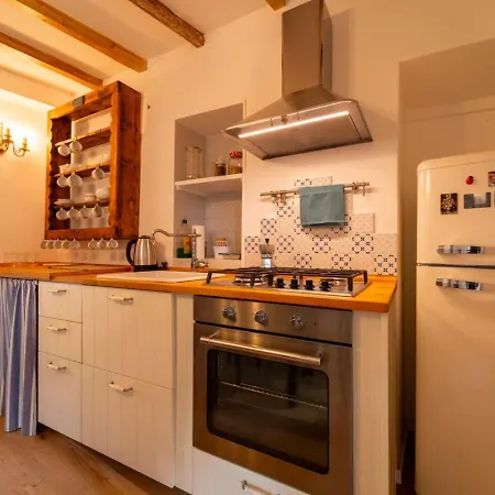 Loving Loppia - Lavanda Apartment *